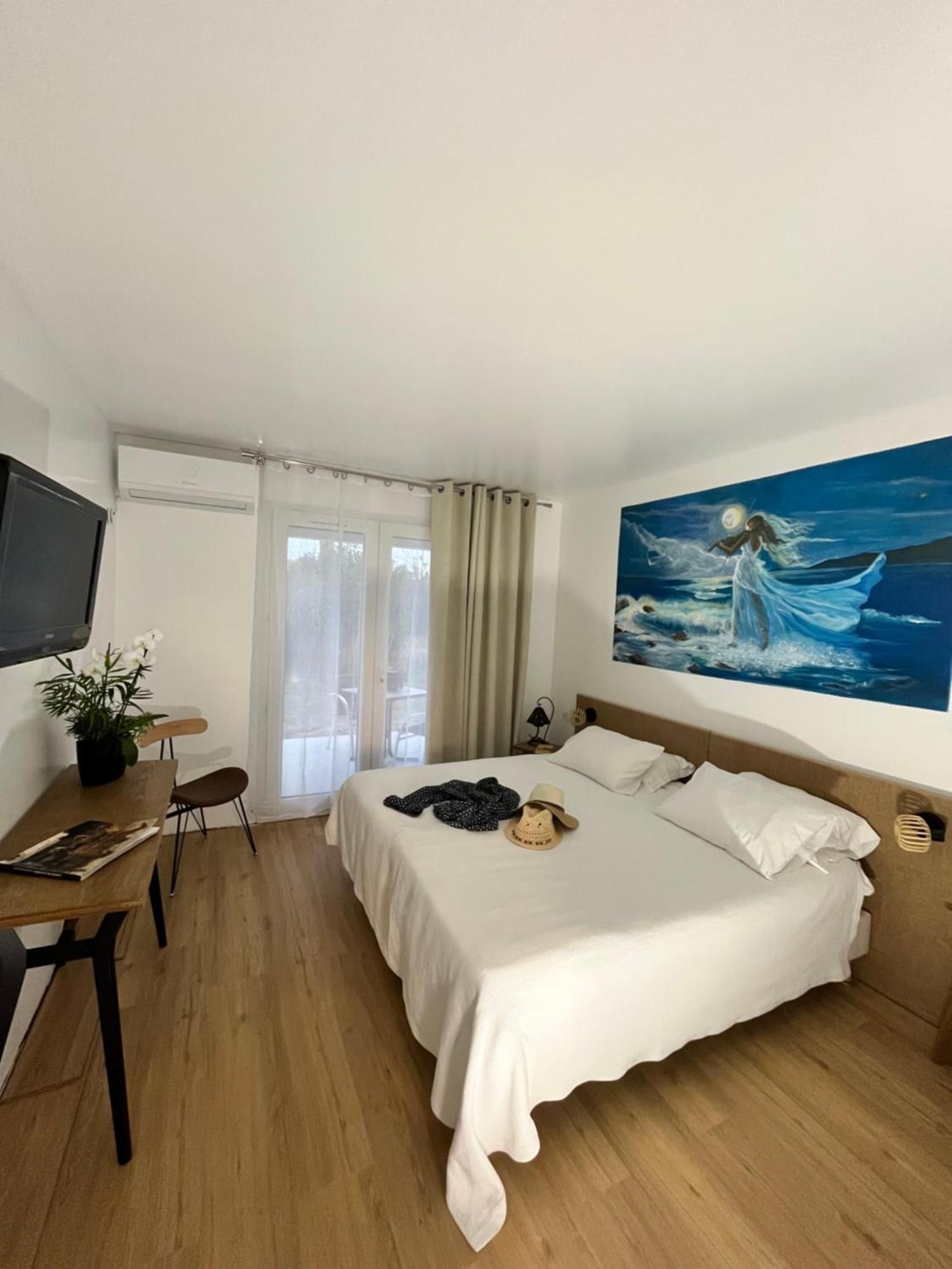 Artemia Aigues-Mortes - Hotel Avec Piscine 外观 照片