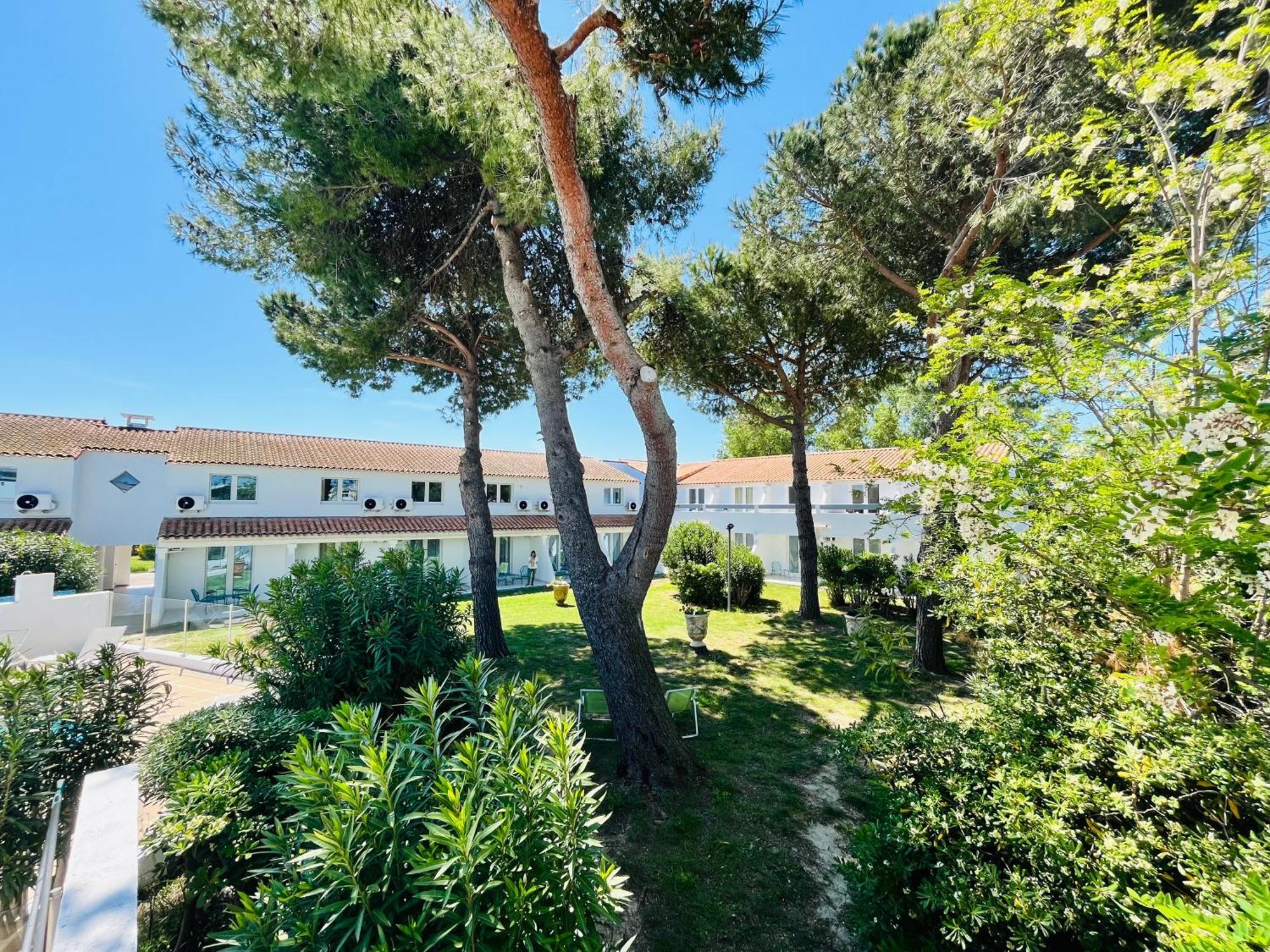 Artemia Aigues-Mortes - Hotel Avec Piscine 外观 照片
