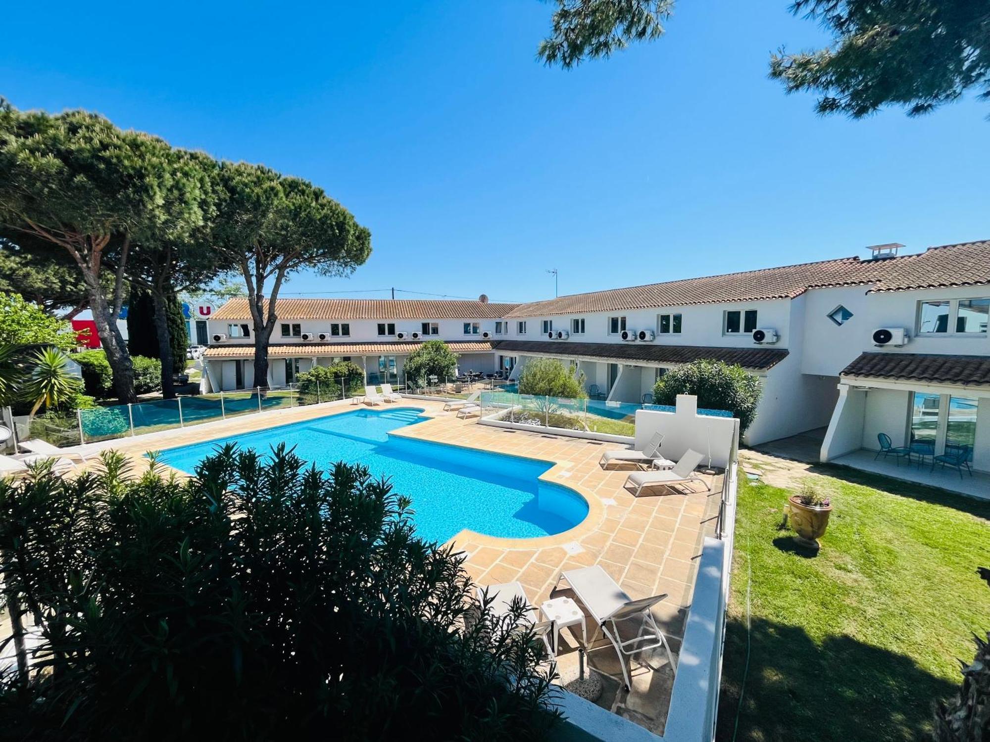 Artemia Aigues-Mortes - Hotel Avec Piscine 外观 照片
