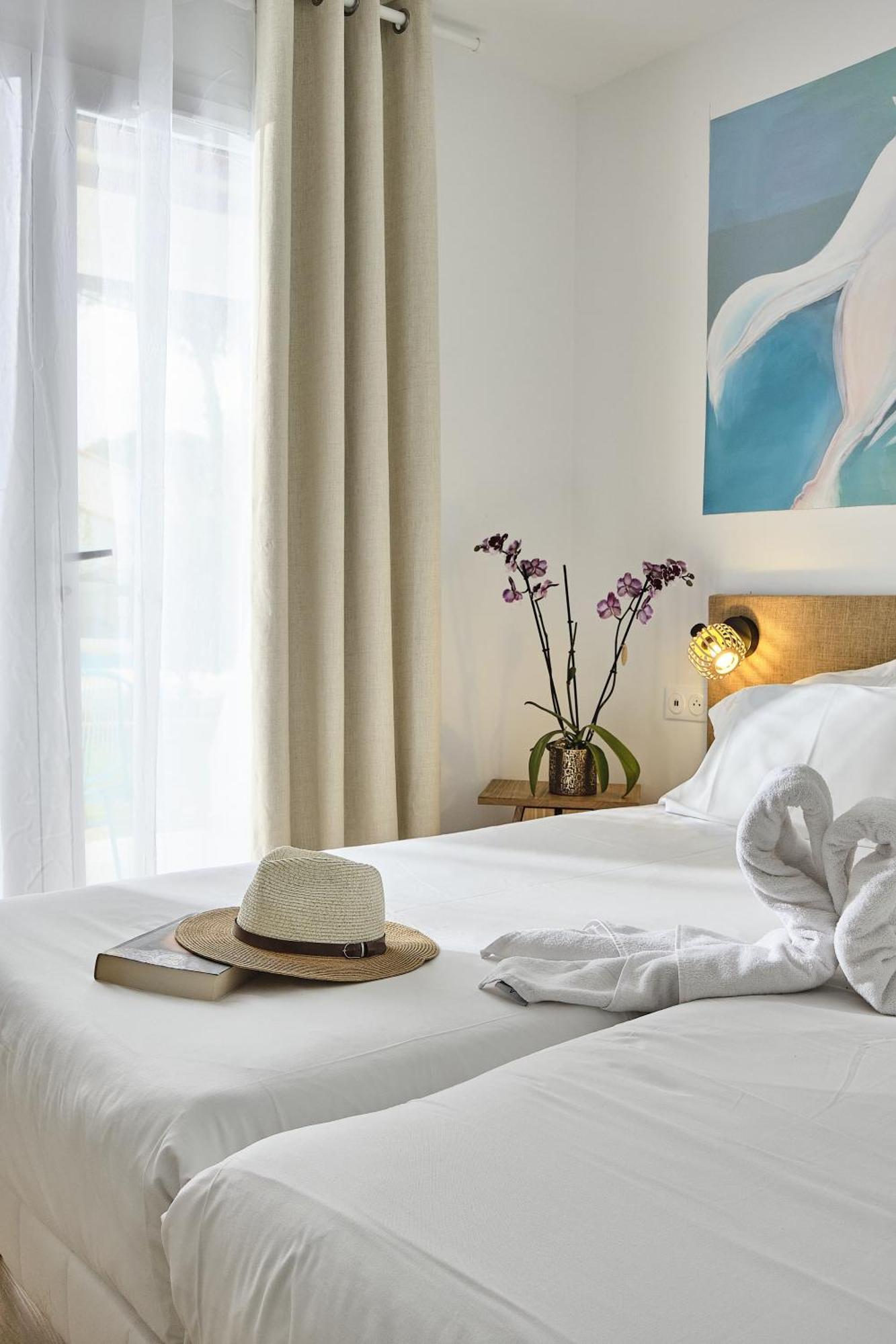 Artemia Aigues-Mortes - Hotel Avec Piscine 外观 照片