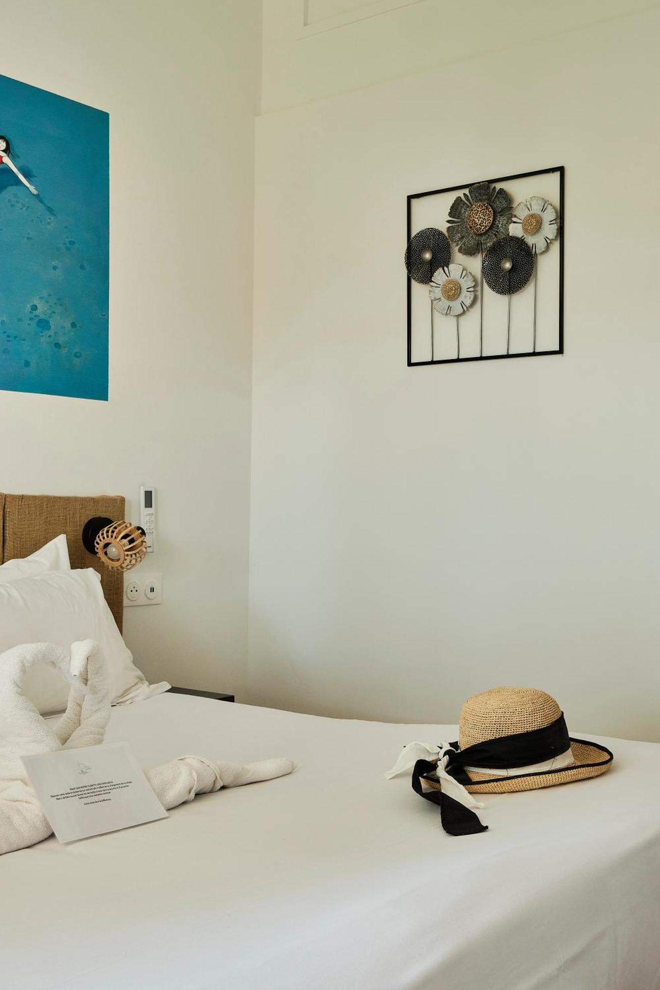 Artemia Aigues-Mortes - Hotel Avec Piscine 外观 照片