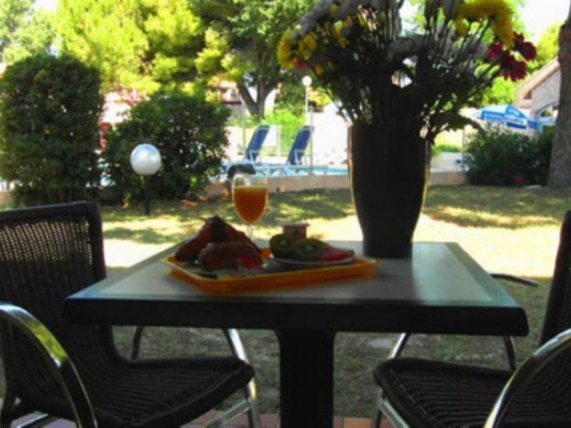 Artemia Aigues-Mortes - Hotel Avec Piscine 外观 照片